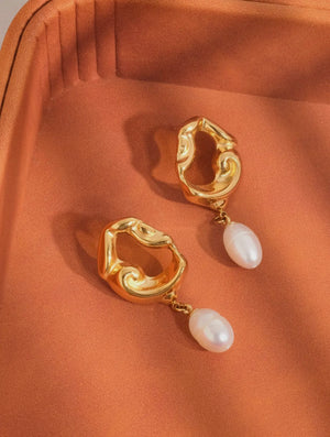 Nerissa Abstract Pearl Earring Earrings prem. prem. clothing boutique Chatham, Ontario, Canada