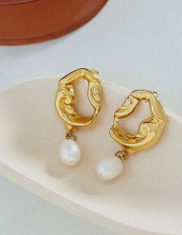 Nerissa Abstract Pearl Earring Earrings prem. prem. clothing boutique Chatham, Ontario, Canada