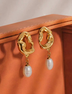 Nerissa Abstract Pearl Earring Earrings prem. prem. clothing boutique Chatham, Ontario, Canada