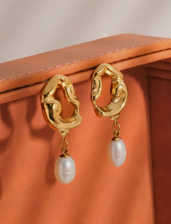 Nerissa Abstract Pearl Earring Earrings prem. prem. clothing boutique Chatham, Ontario, Canada