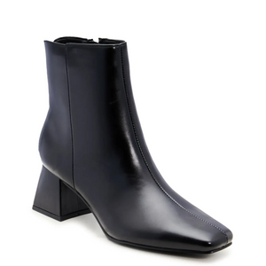 Dreamy Ankle Bootie | Black | Chinese Laundry  prem. 6   prem. clothing boutique Chatham, Ontario, Canada