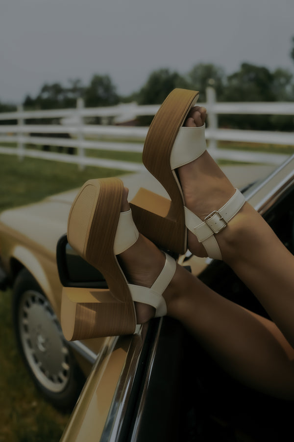 Turbo Chunky Block Heels - Bone Sandals Cocci 5.5   prem. clothing boutique Chatham, Ontario, Canada
